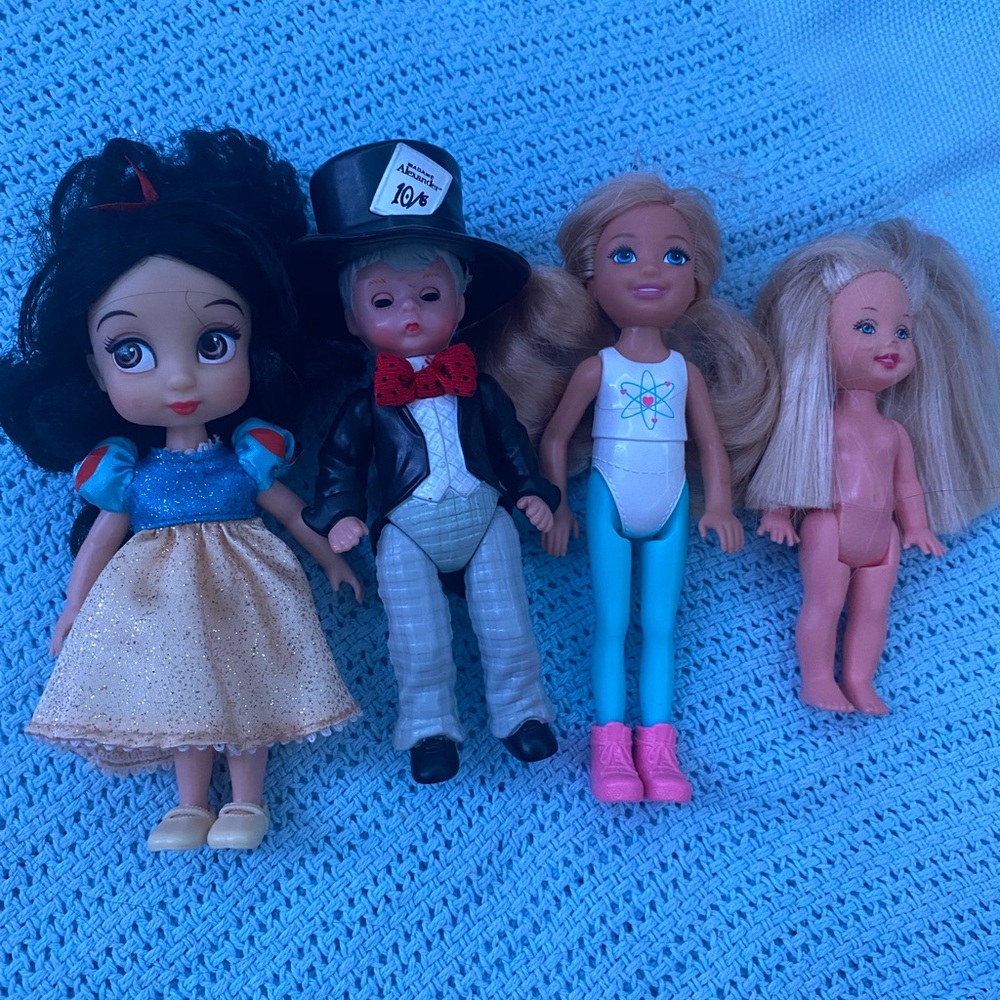Random lot of kid dolls